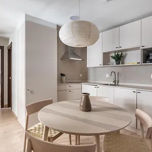 https://apartamentos-libere-malaga-la-merced.1costadelsol.com